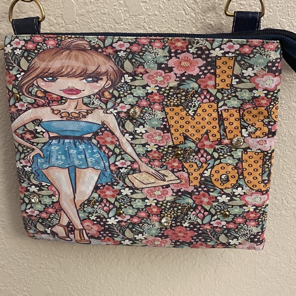 🌺💎A RARE CROSSBODY BAG!!  